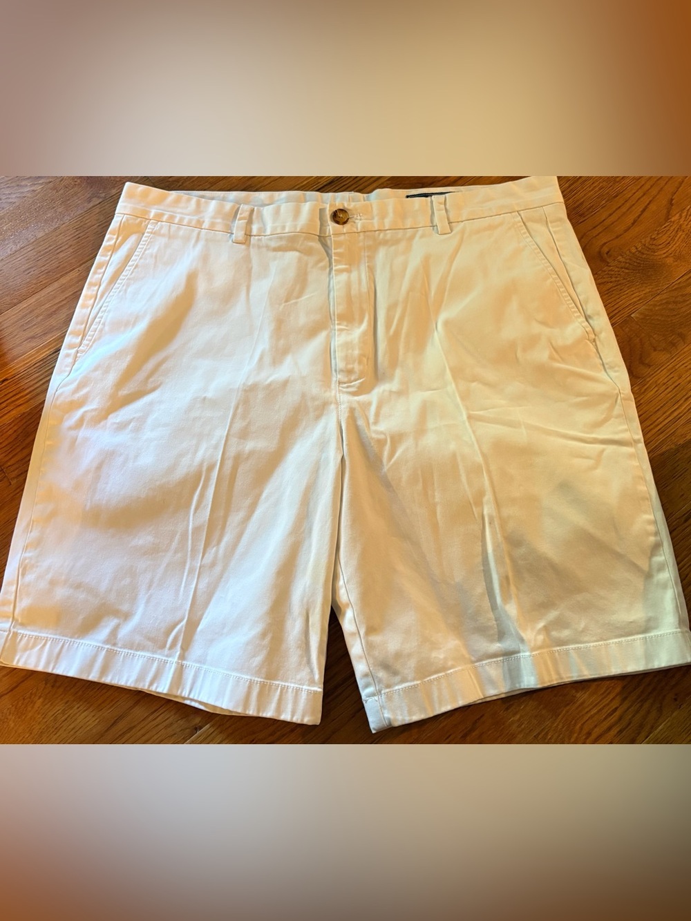 Vineyard Vines “Breaker” Short, White, size 38, NWOT